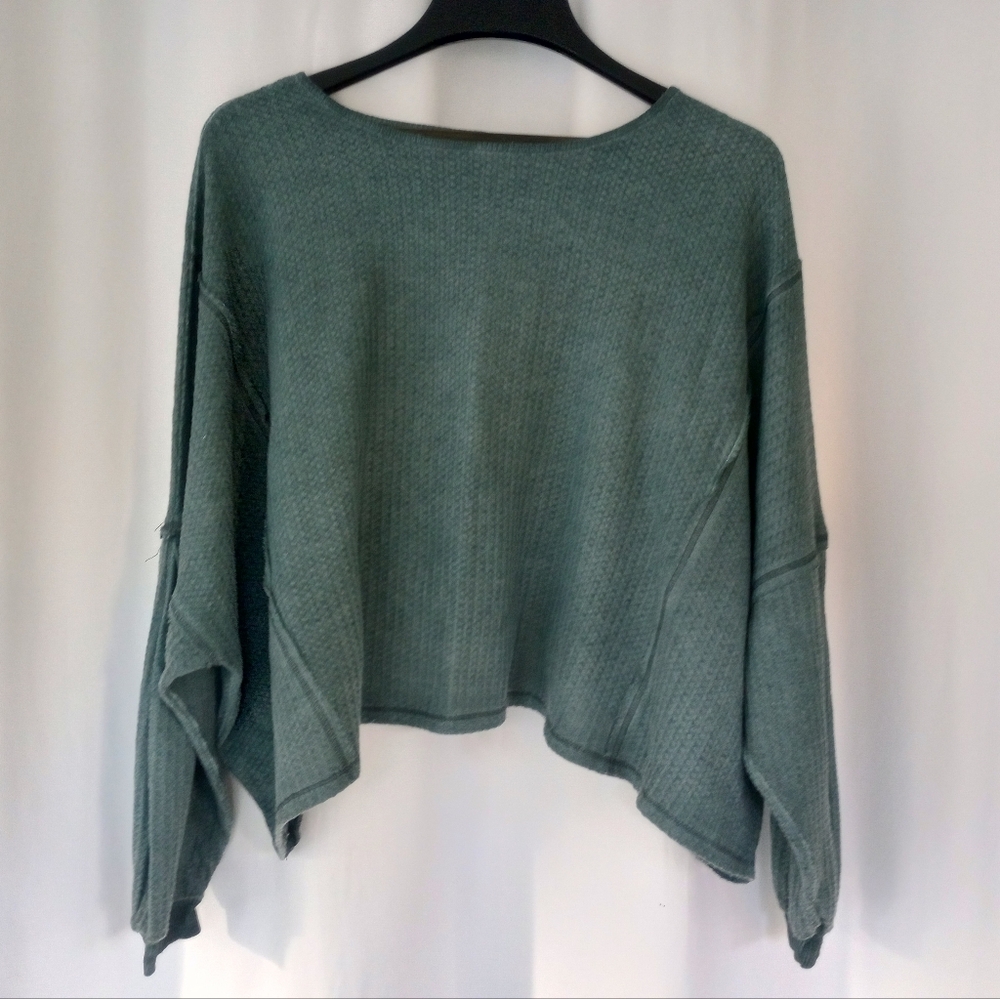 Mustard Seed Oversized Long Sleeve Open back Crop Sweater Size S